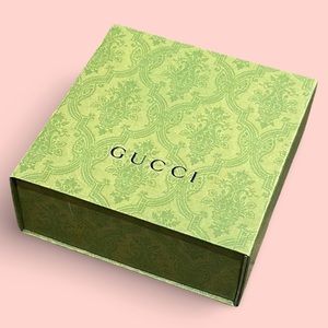 Gucci: Authentic magnetic close gift box 📦 Sz: 7.5” x 7.5” x 3” H